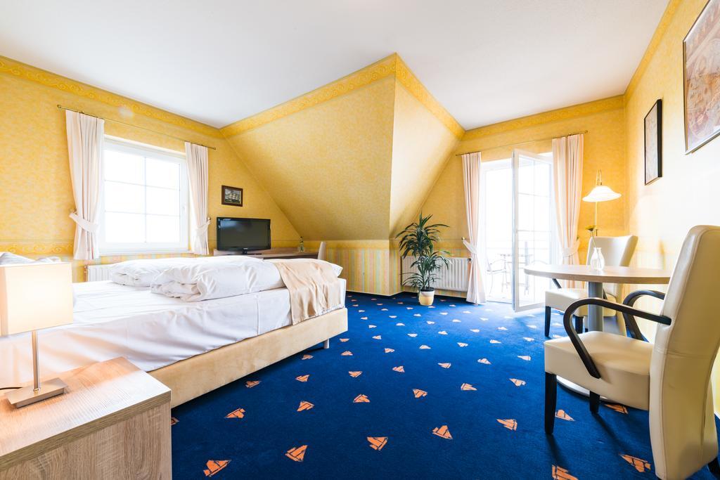 Hotel Boddenhus Garni Zingst Extérieur photo