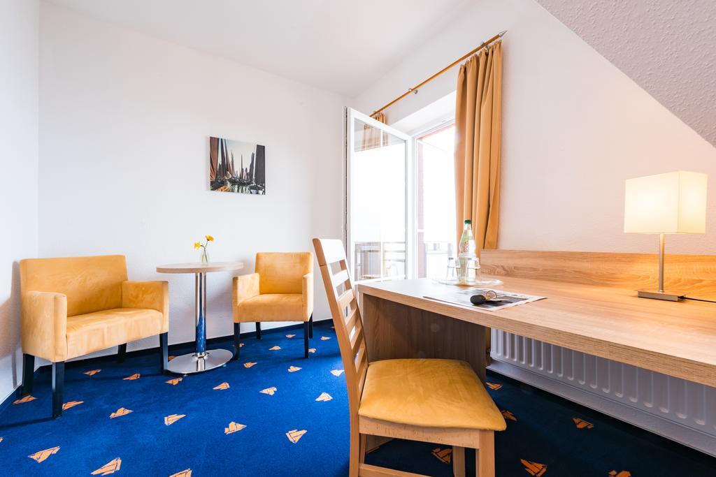 Hotel Boddenhus Garni Zingst Extérieur photo