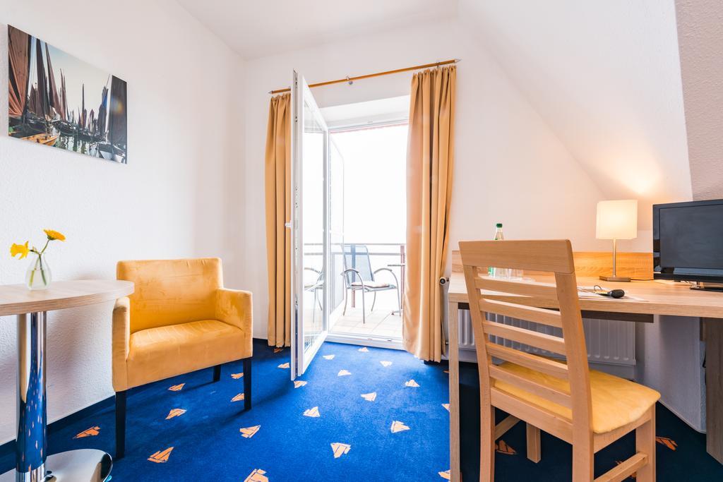 Hotel Boddenhus Garni Zingst Extérieur photo