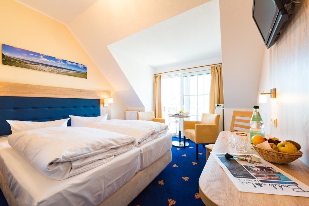 Hotel Boddenhus Garni Zingst Extérieur photo