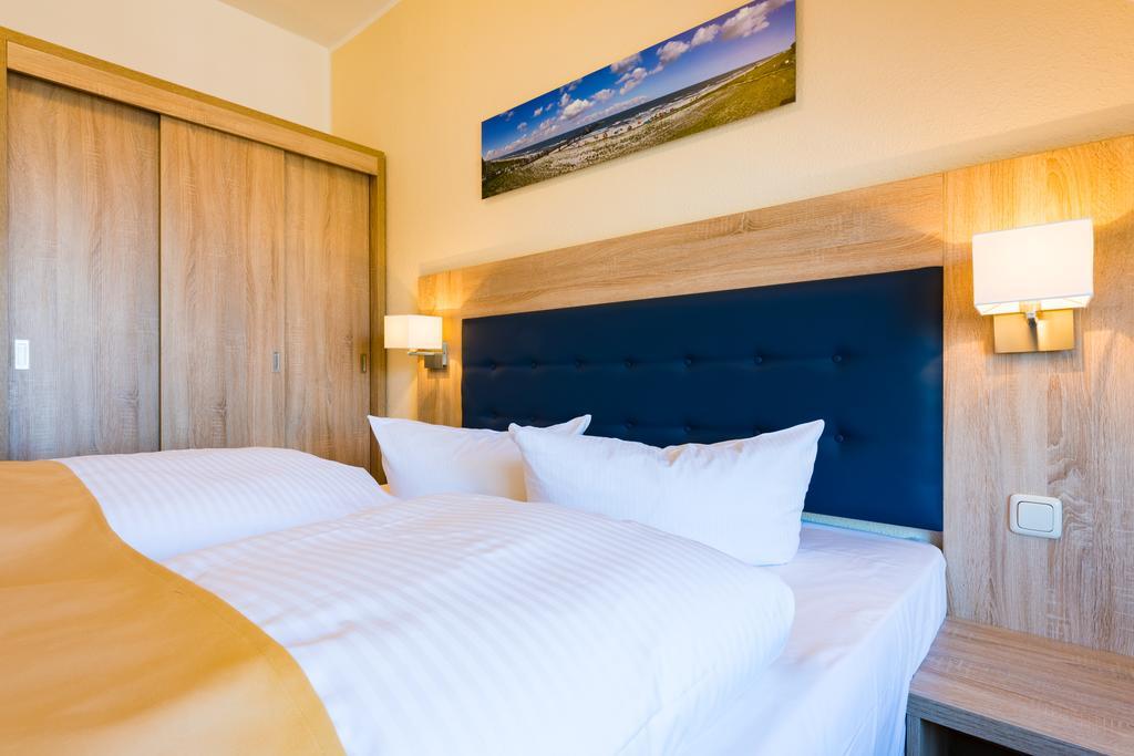 Hotel Boddenhus Garni Zingst Extérieur photo