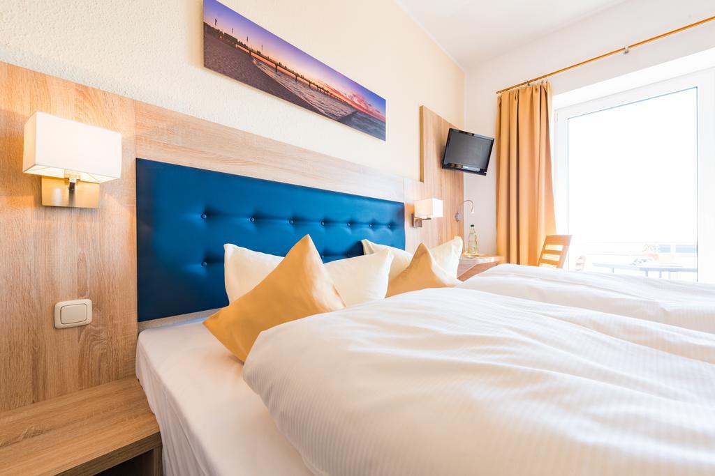 Hotel Boddenhus Garni Zingst Extérieur photo