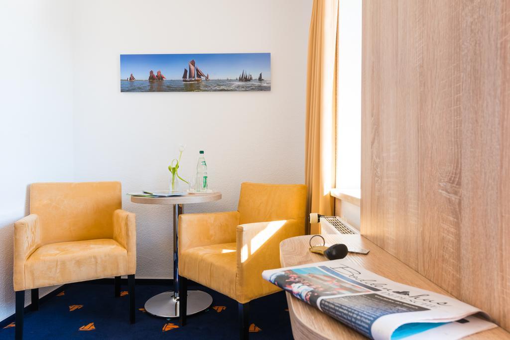 Hotel Boddenhus Garni Zingst Extérieur photo