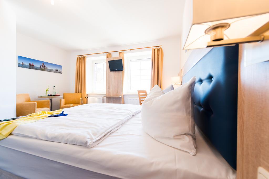 Hotel Boddenhus Garni Zingst Extérieur photo