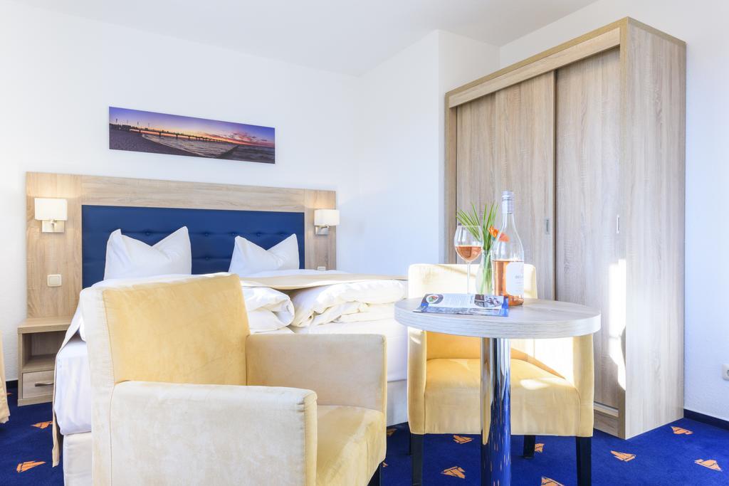 Hotel Boddenhus Garni Zingst Extérieur photo